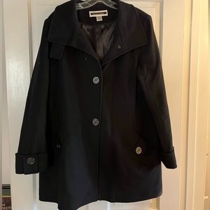 Kirsten Blake coat in black.